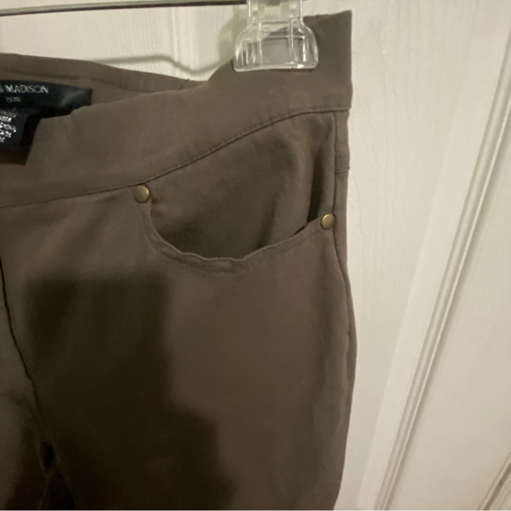 89th&Madison pull on size large brown pants.  Legs are 27”inseam. - Picture 2 of 4